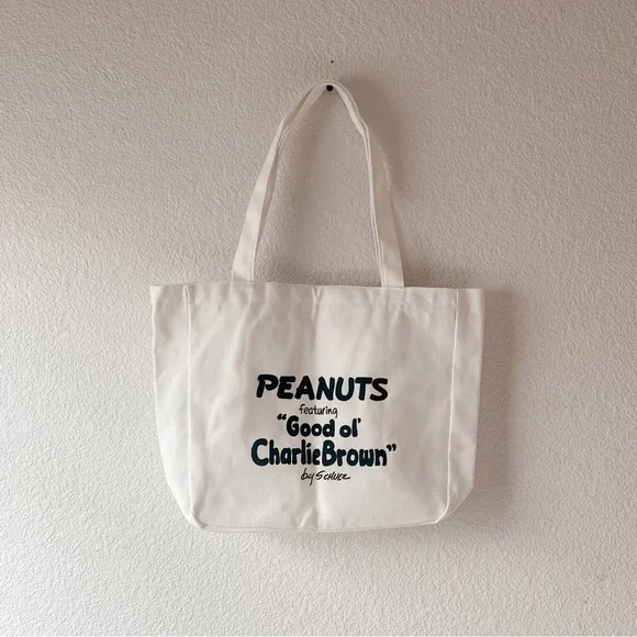 White Tote Bag with Snoopy Design NEW - Picture 2 of 4